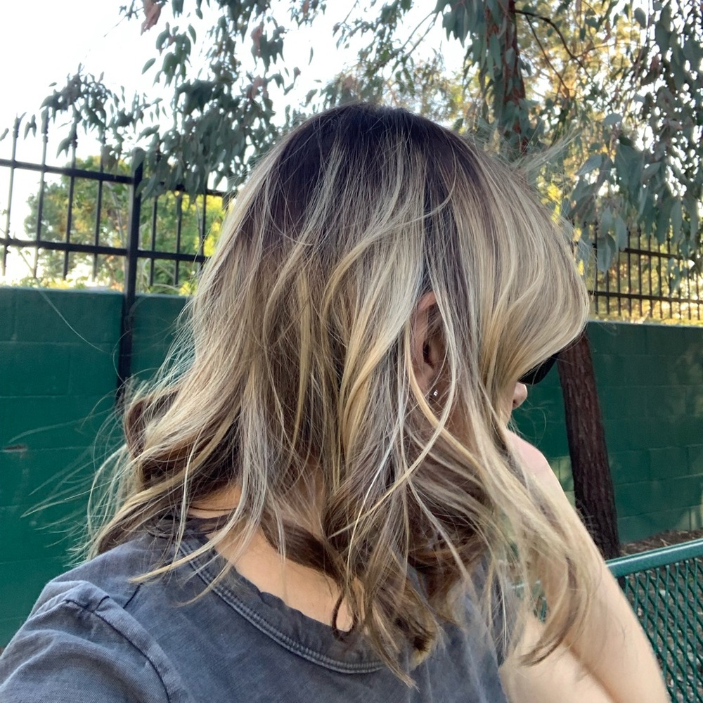 Meet your Posher, Cyn Wynter.